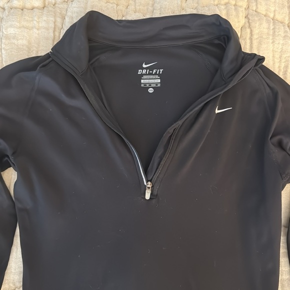 Nike dry fit black pullover - Picture 2 of 5